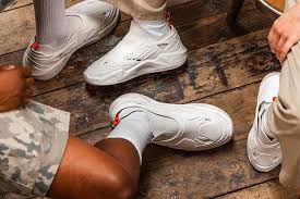 Sepatu Lari AI 2026: Apakah Beneran Bisa Bikin PR 10km Turun 3 Menit?